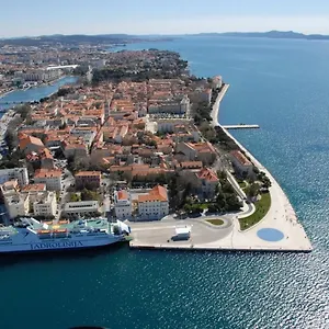 https://room-mare.hotelinzadar.com