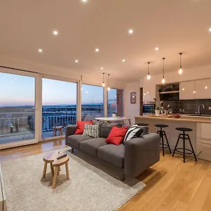 https://amazing-view-apartment.hotelinzadar.com