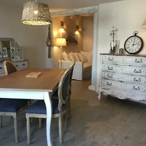 https://l-annexe.fr-provencehotel.com